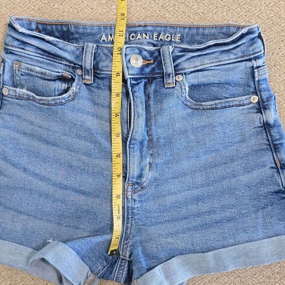 American Eagle Mom Short Cuffed Hem Shorts - Size 2 - Picture 11 of 13